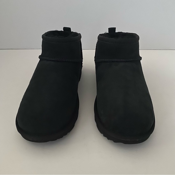 UGG Classic Ultra Mini Boots Kid’s 5 (Fits Women’s 7) New in Box - Picture 5 of 11